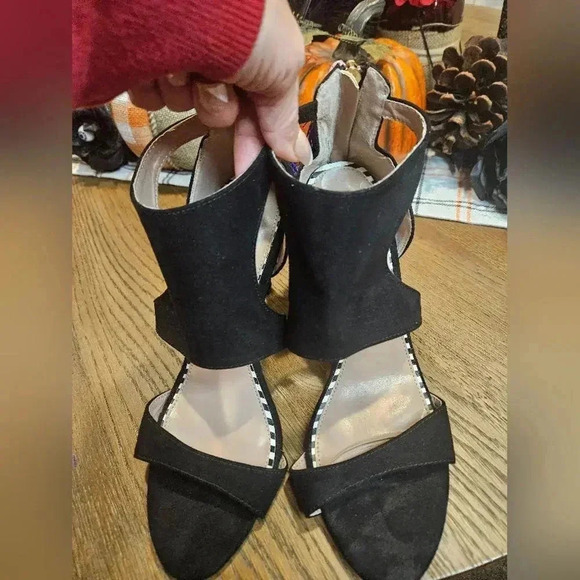 Betsey Black Suede Heeled Sandals with Purple Tassels - Picture 6 of 8